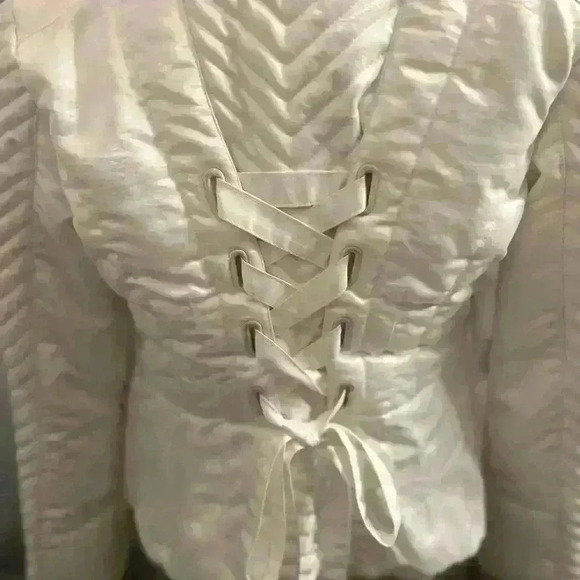 Vintage Bebe Satin white puffer corset jacket with a rabbit fur collar - Picture 8 of 9